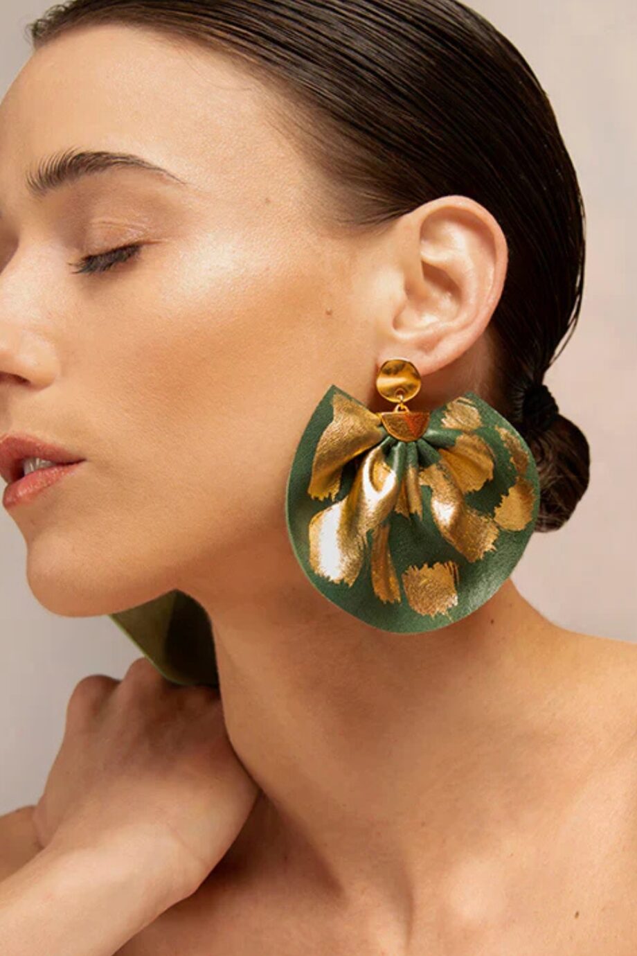 DAHLIA EARRINGS GREEN